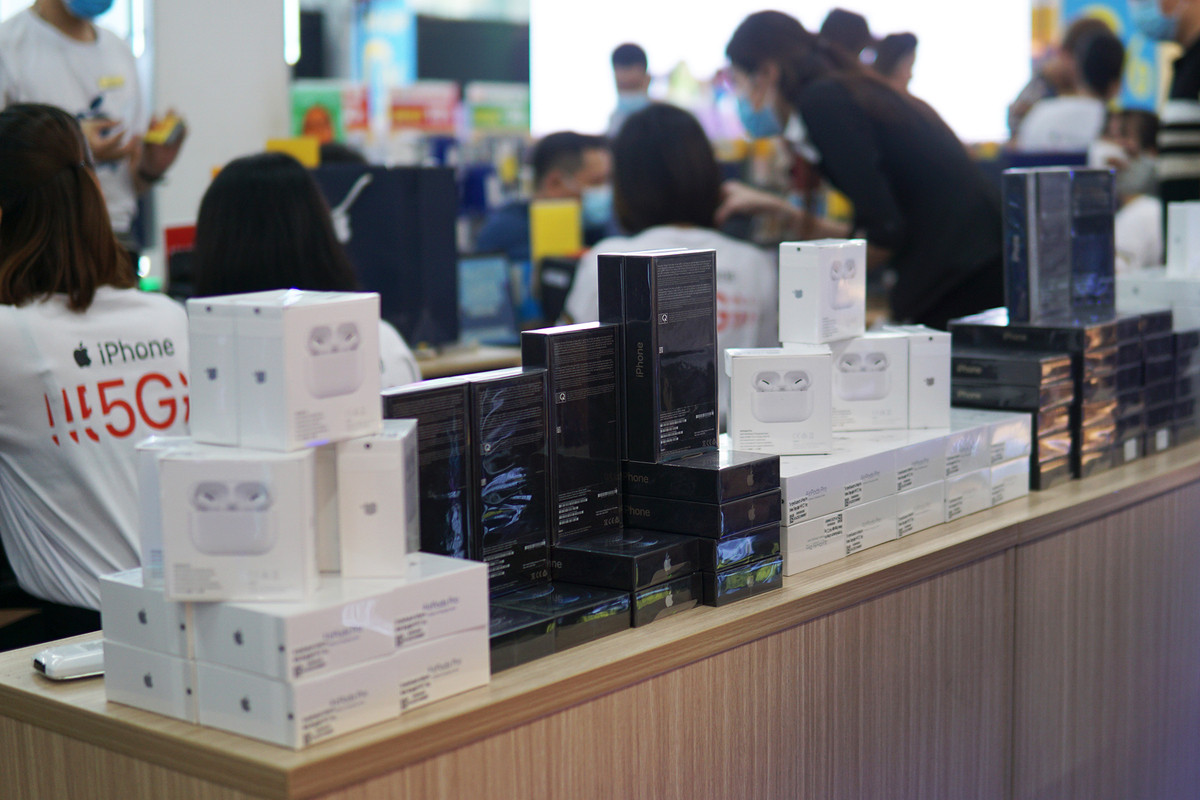 Hà Nội: Rồng rắn xếp hàng mua Iphone 12 ảnh 5