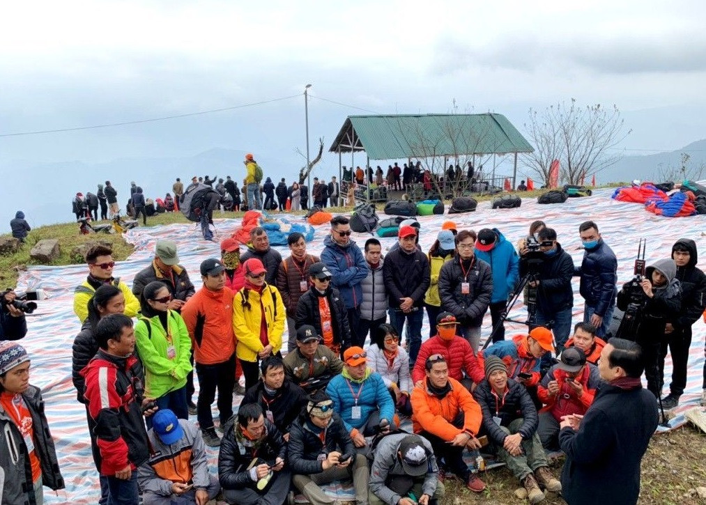 100 phi công lượn trên đỉnh Putaleng ở Lai Châu ảnh 3