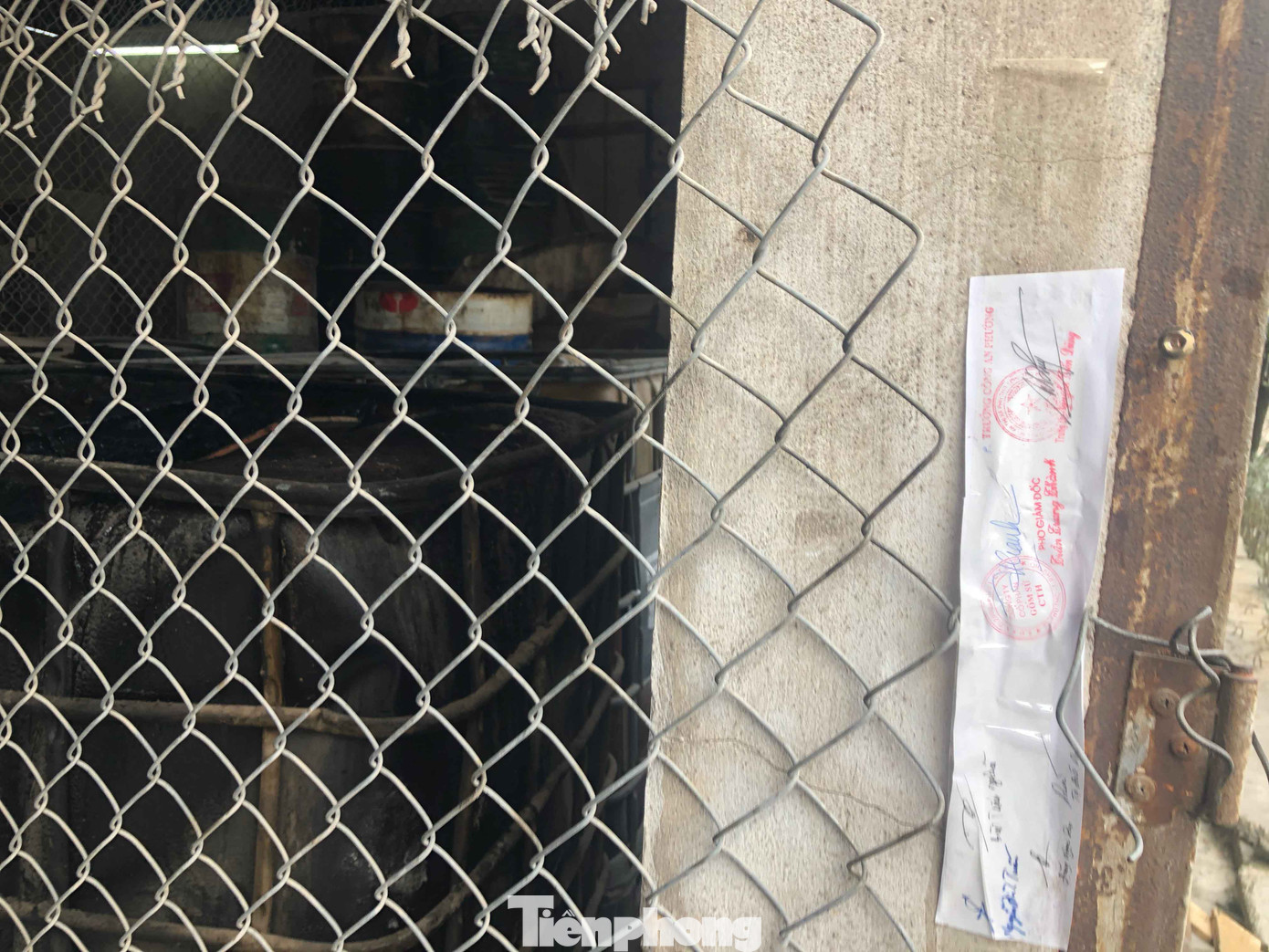 Cty có nguồn dầu thải đổ vào sông Đà liên tục vi phạm môi trường ảnh 1