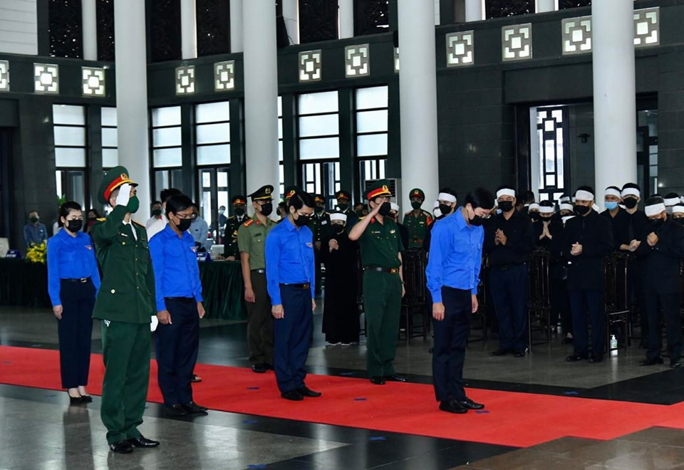 [ẢNH]: Xúc động lễ viếng nguyên Tổng Bí thư Lê Khả Phiêu ảnh 25