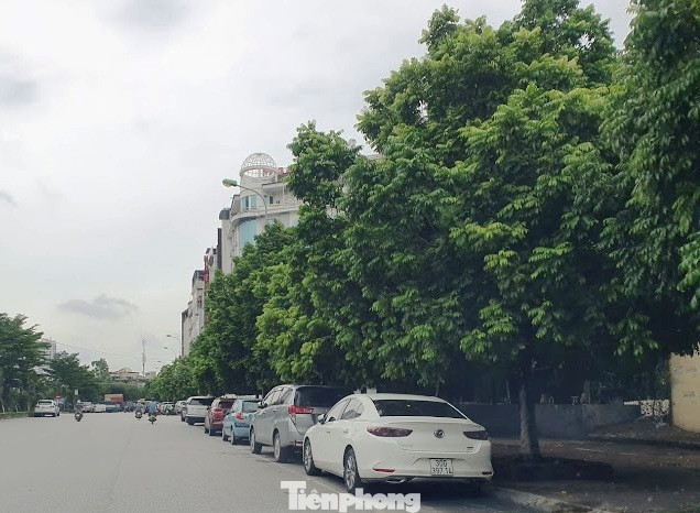 Liên tục bị xử phạt, các bãi xe 'xẻ thịt' vỉa hè vẫn hoạt động náo nhiệt ảnh 7