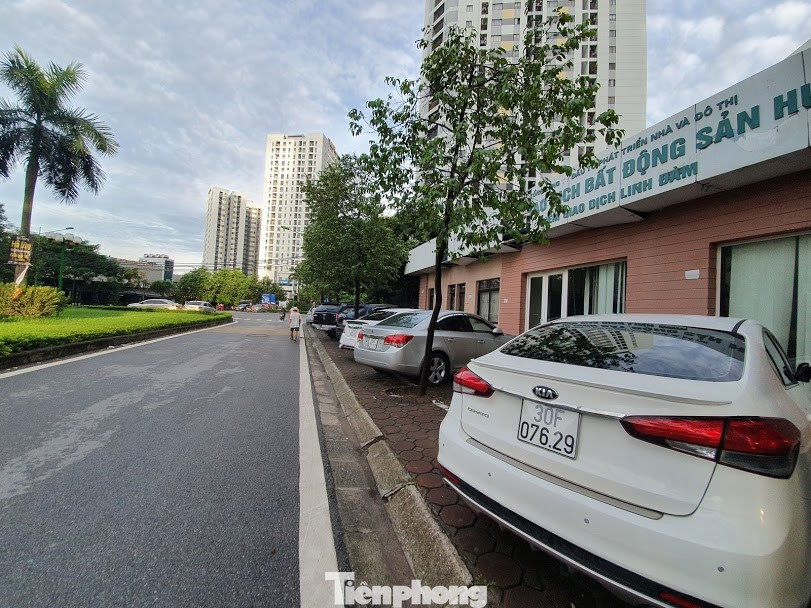 Liên tục bị xử phạt, các bãi xe 'xẻ thịt' vỉa hè vẫn hoạt động náo nhiệt ảnh 5