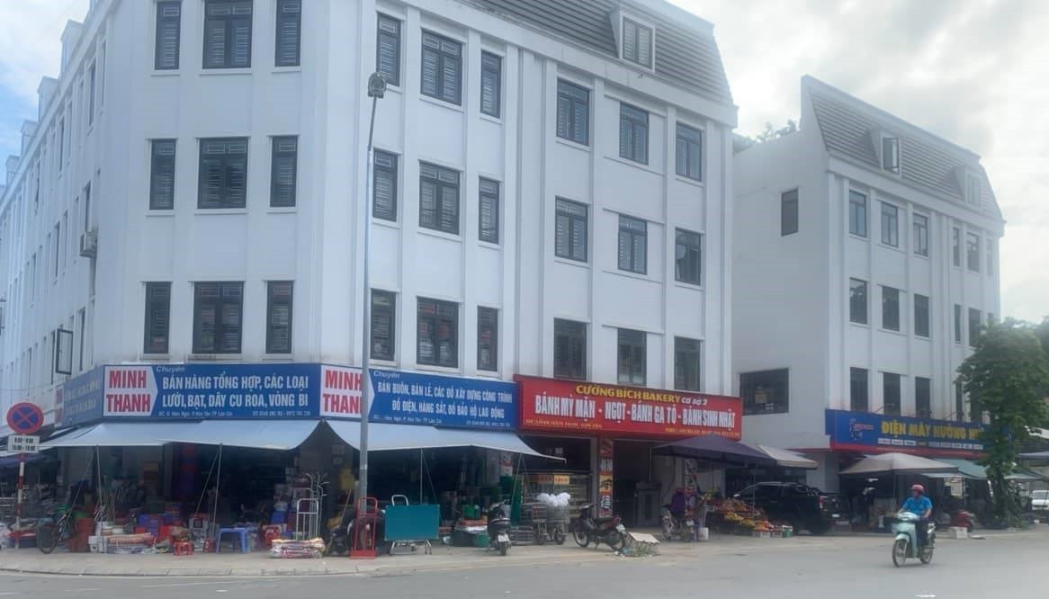 Vụ án về lạm thu phí chợ tại Lào Cai: Nhiều dấu hiệu bỏ lọt tội phạm ảnh 1