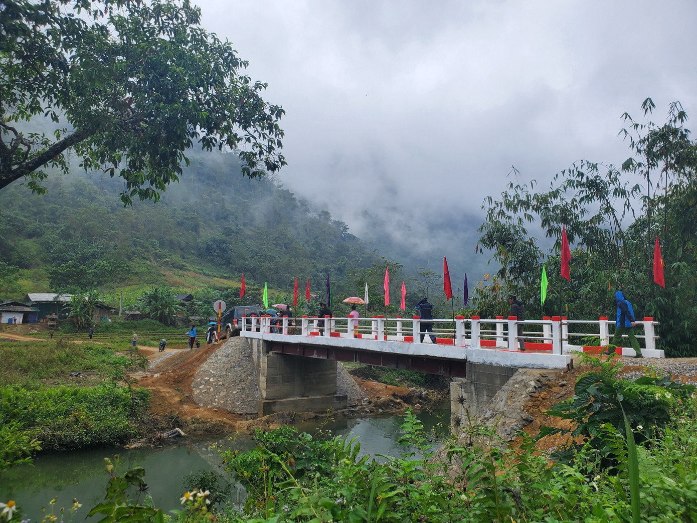 Khánh thành cầu 'Vì tầm vóc Việt': Cầu đẹp, cách làm độc đáo ảnh 2