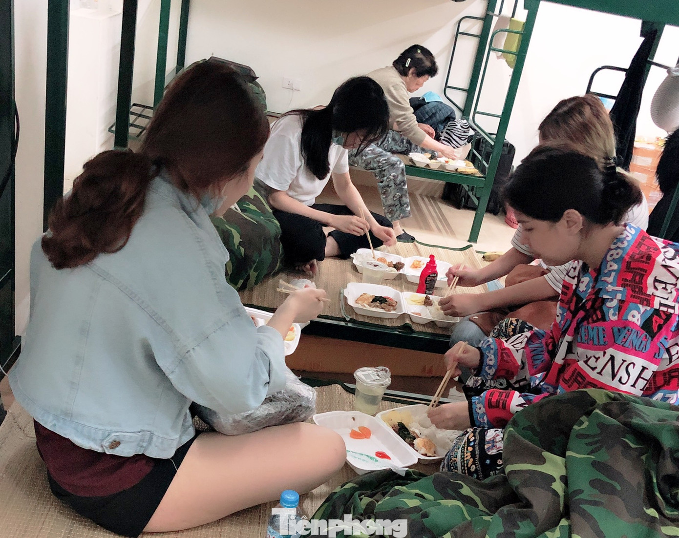 'Khu cách ly Sơn Tây' - bầu trời thương nhớ của những người xa xứ được trở về Tổ quốc ảnh 3