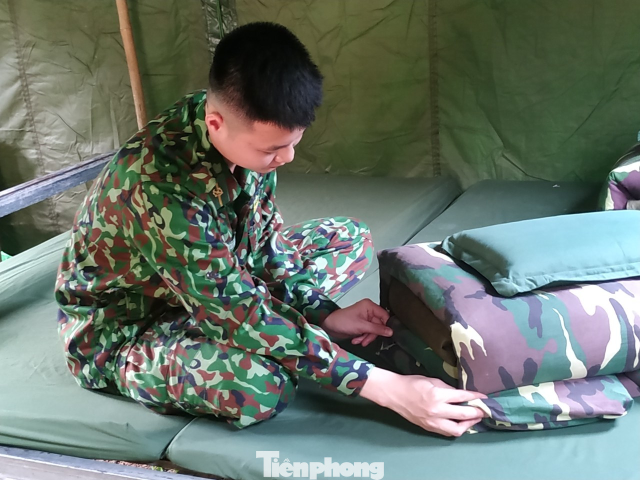 Xếp bút nghiên lên đường chống dịch ảnh 1