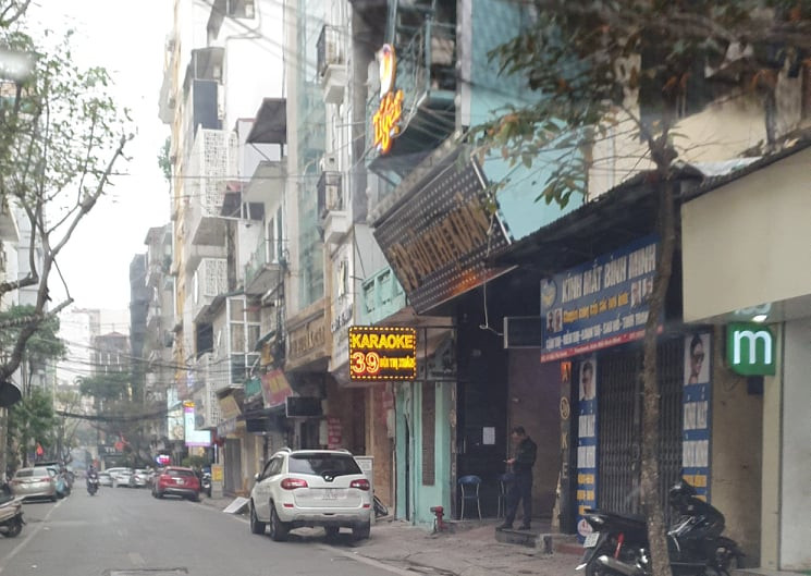 Nhiều quán karaoke và massage vẫn hoạt động sau tuyên bố của Chủ tịch Hà Nội ảnh 4