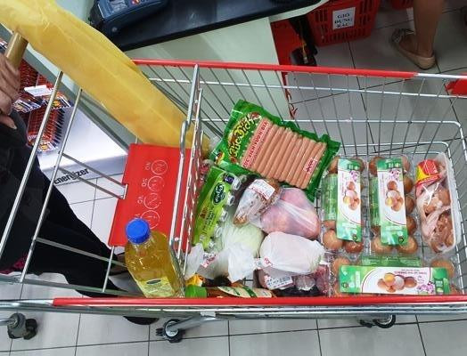 Lo ngại dịch corona, người dân Hà Nội tích trữ thực phẩm ảnh 7