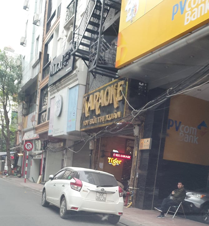 Nhiều quán karaoke và massage vẫn hoạt động sau tuyên bố của Chủ tịch Hà Nội ảnh 3