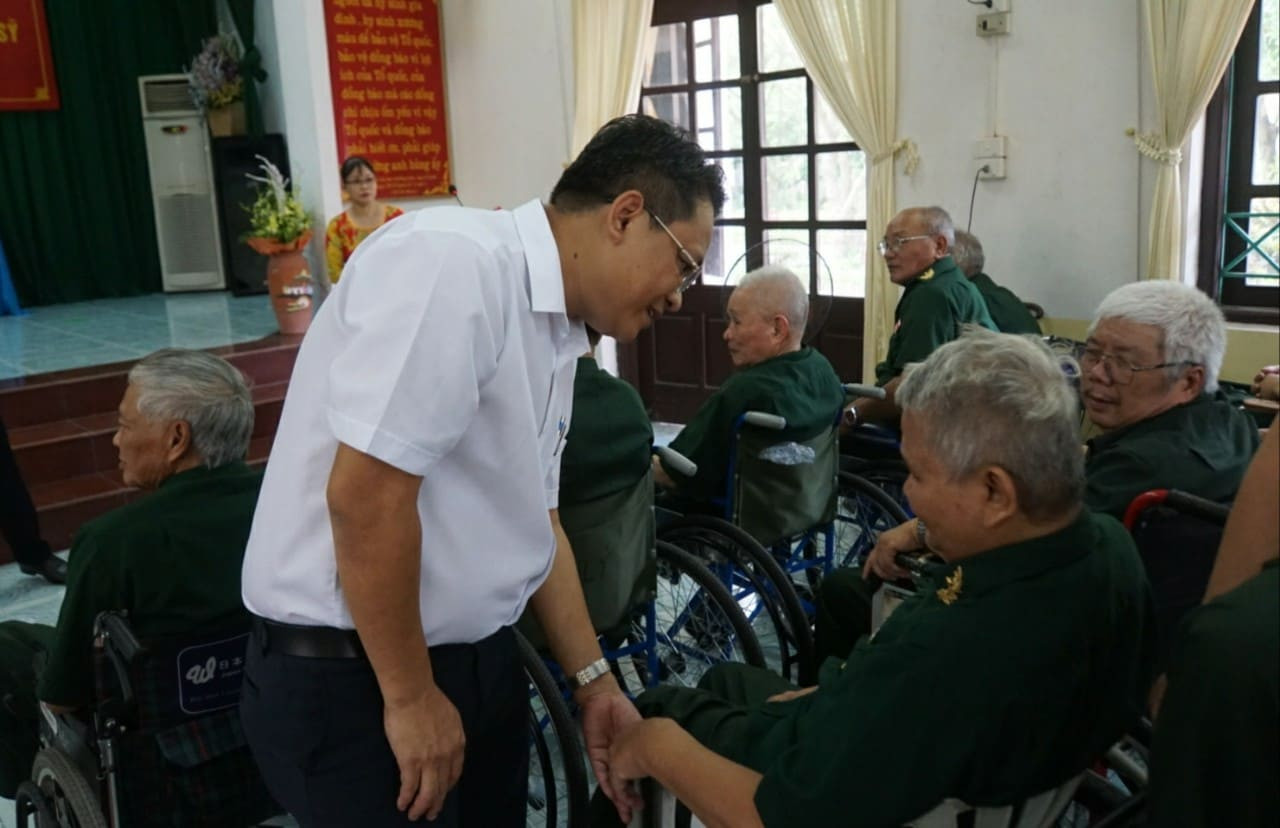 Ngày vui tại các trung tâm thương binh ở Hà Nam, Ninh Bình, Thái Bình ảnh 8