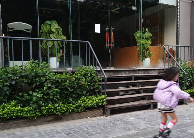 Cận cảnh phòng gym, hàng tóc 'cửa đóng' sau lệnh cấm của Chủ tịch Hà Nội ảnh 4