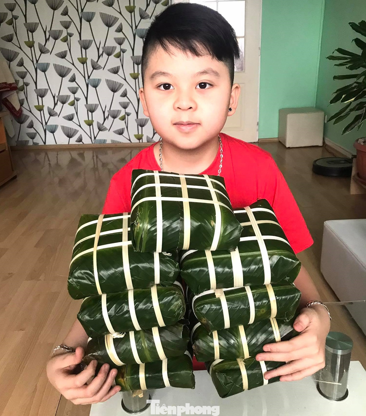 Người Việt xa xứ gói bánh chưng nhớ hương vị Tết quê hương ảnh 4