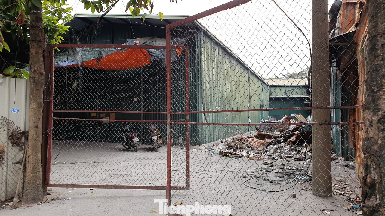 Cận cảnh khu nhà xưởng trái phép rộng hàng nghìn m2 trên đất trường học ở Hà Nội ảnh 7