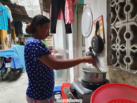 Xóm chạy thận thấp thỏm, chật vật cạnh 'ổ dịch' Bạch Mai ảnh 6