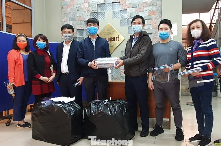 Kêu gọi hỗ trợ kinh phí sản xuất tấm chắn phòng COVID-19 cho nhân viên y tế ảnh 5