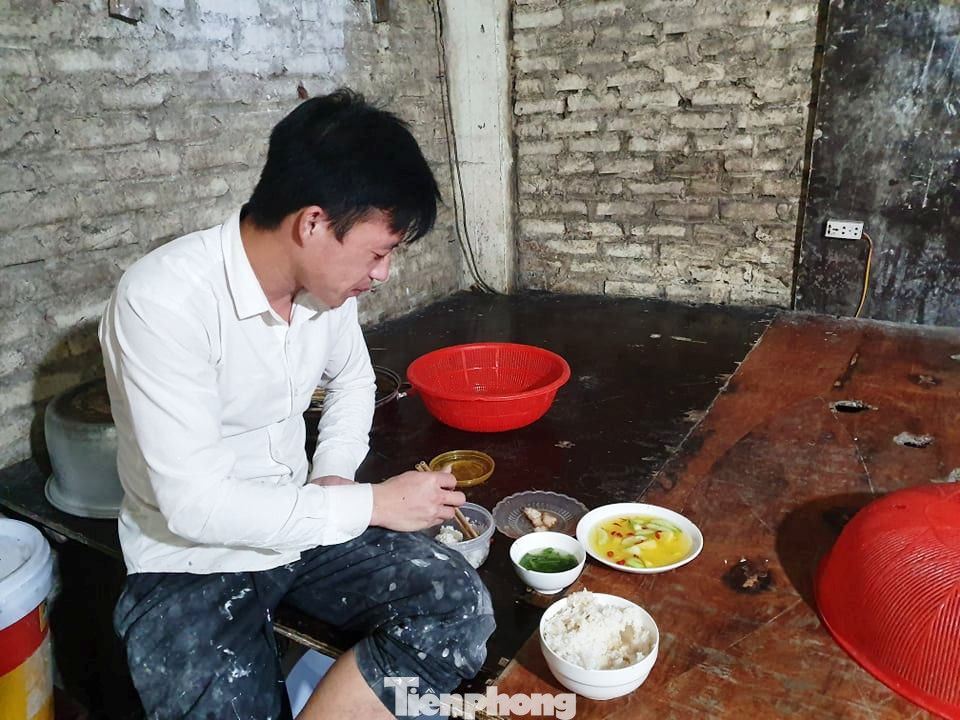 Lao động tự do mắc kẹt, khốn đốn ở Thủ đô trong dịch COVID-19 ảnh 5