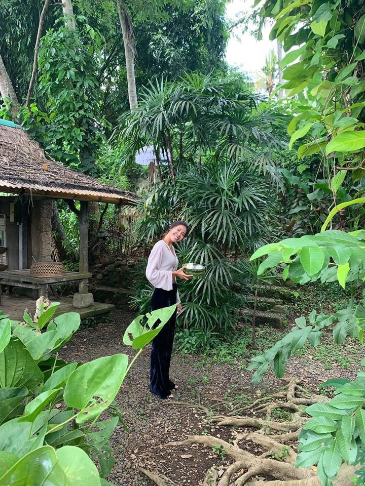 H'Hen Niê khoe nhan sắc em gái xinh đẹp học lớp 11 khiến fans trầm trồ ảnh 6