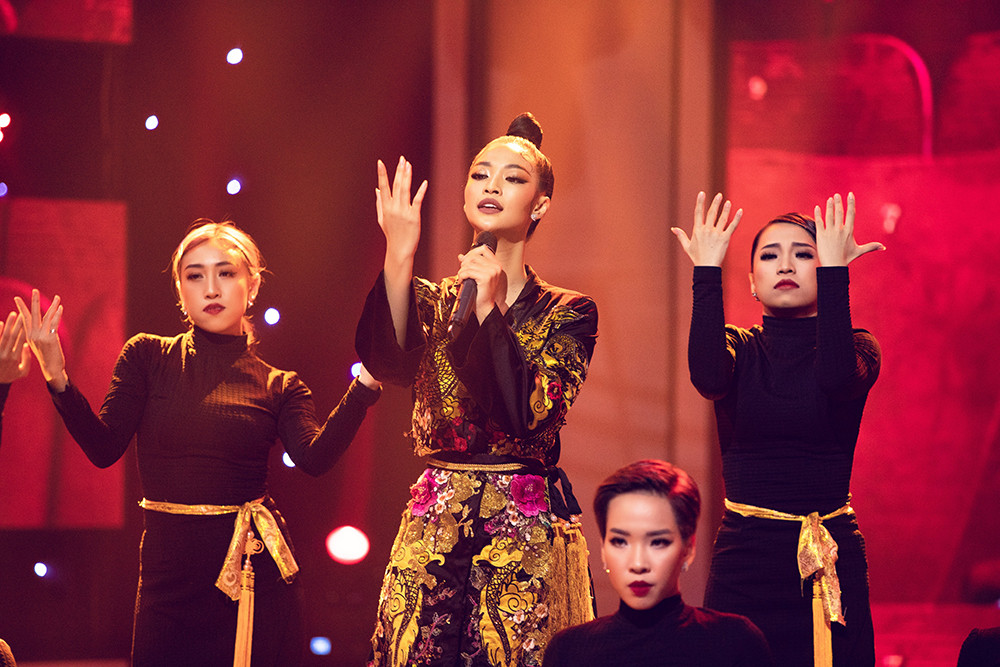 H'Hen Niê khoe nhan sắc em gái xinh đẹp học lớp 11 khiến fans trầm trồ ảnh 3