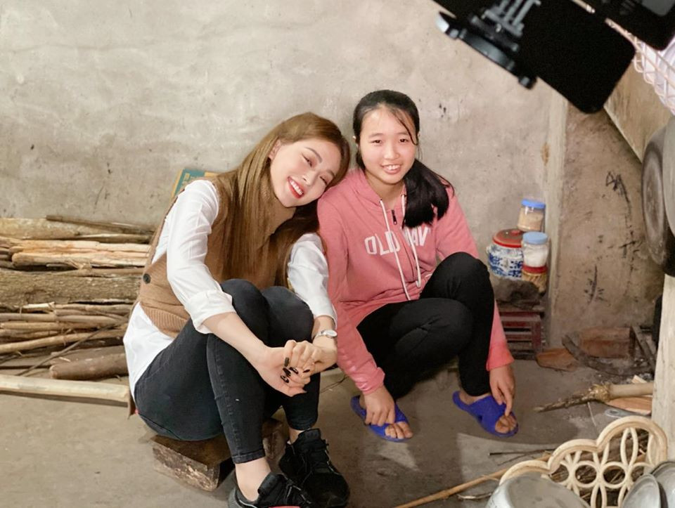 H'Hen Niê khoe nhan sắc em gái xinh đẹp học lớp 11 khiến fans trầm trồ ảnh 8