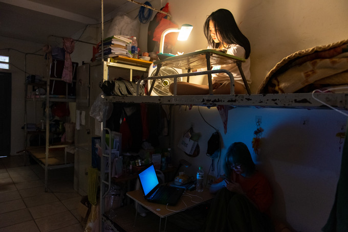 Các cô gái mắt đỏ hoe bịn rịn chia tay chiến sĩ khu cách ly, Võ Hoàng Yến nhắn tin cảm ơn ảnh 9 Các cô gái mắt đỏ hoe bịn rịn chia tay chiến sĩ khu cách ly, Võ Hoàng Yến nhắn tin cảm ơn ảnh 9