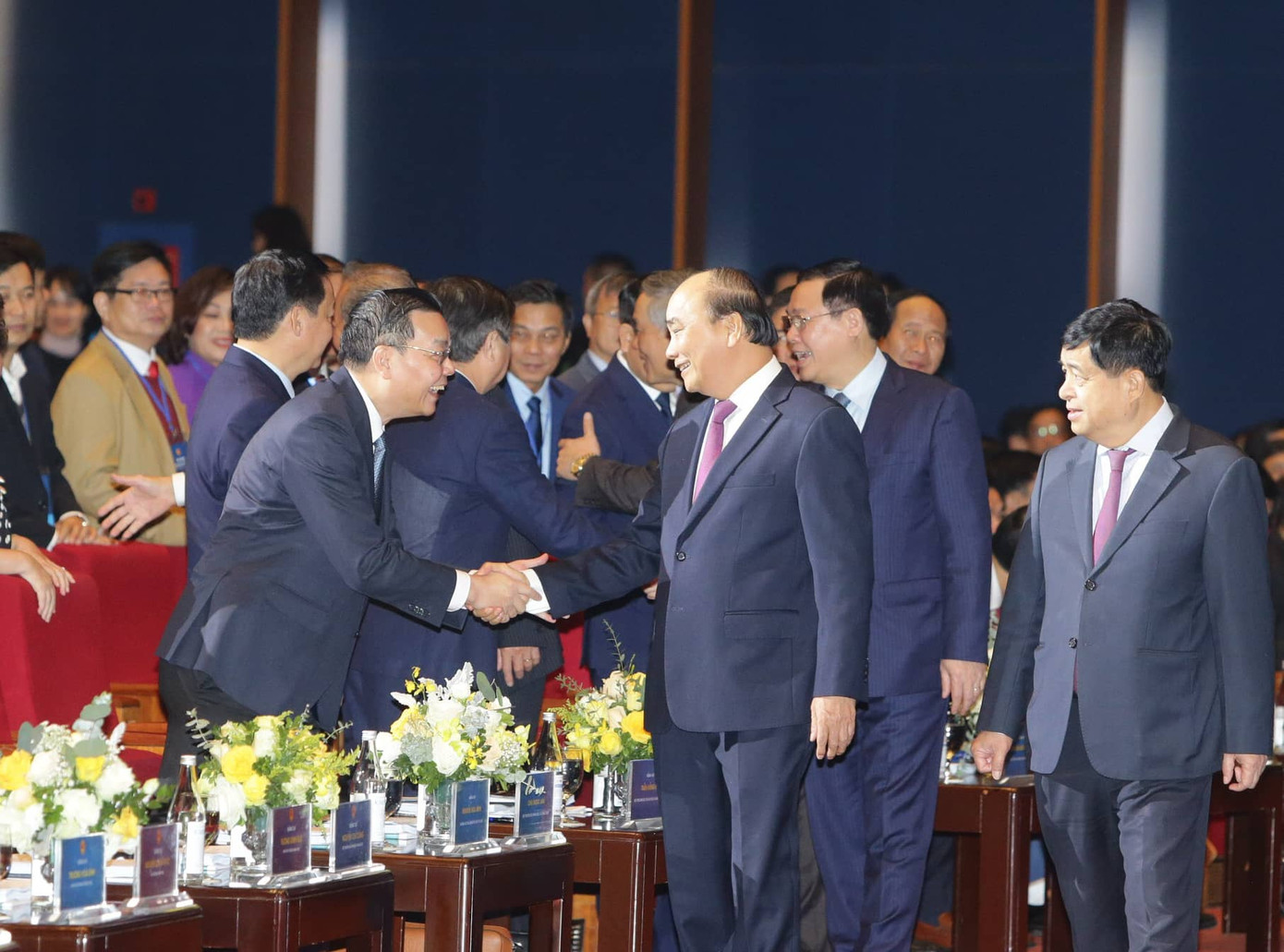 Thủ tướng tham quan sản phẩm tiêu biểu của doanh nghiệp Việt ảnh 5