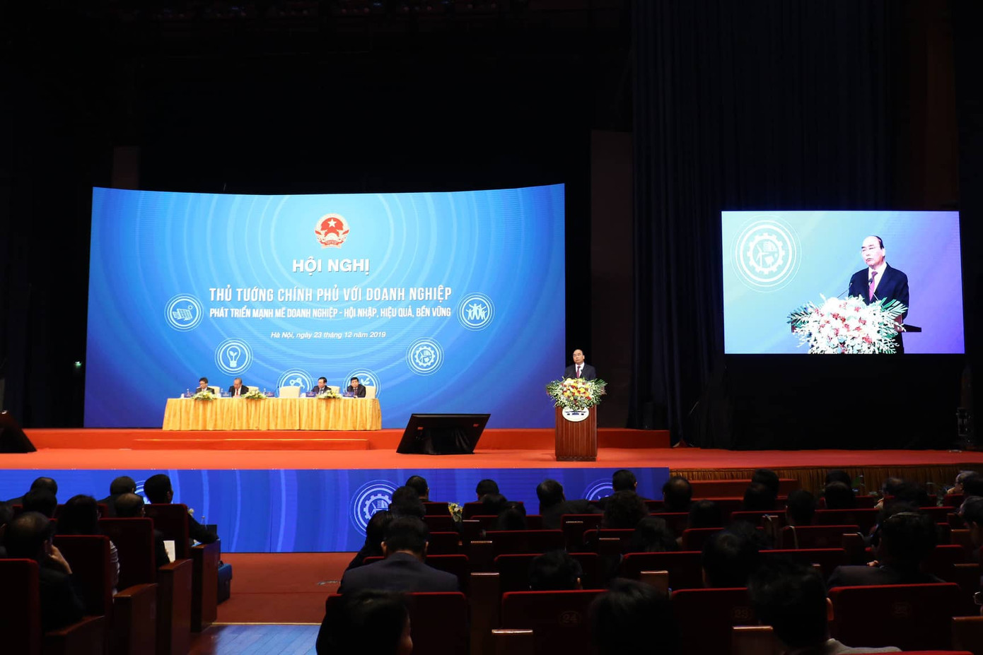 Thủ tướng tham quan sản phẩm tiêu biểu của doanh nghiệp Việt ảnh 6