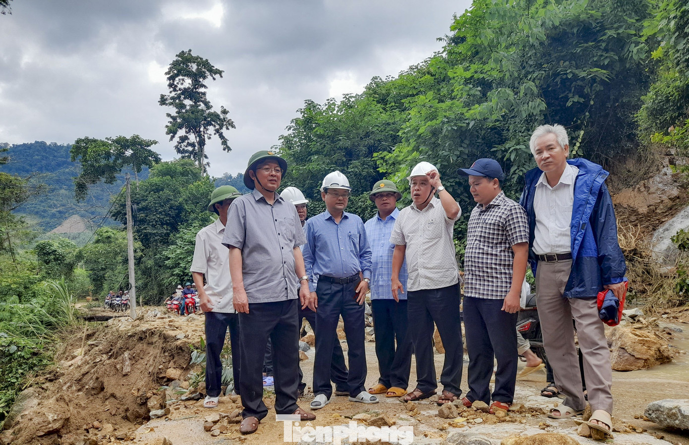 Lũ quét gây sạt lở nghiêm trọng, chia cắt hoàn toàn một xã ở Bình Định ảnh 5