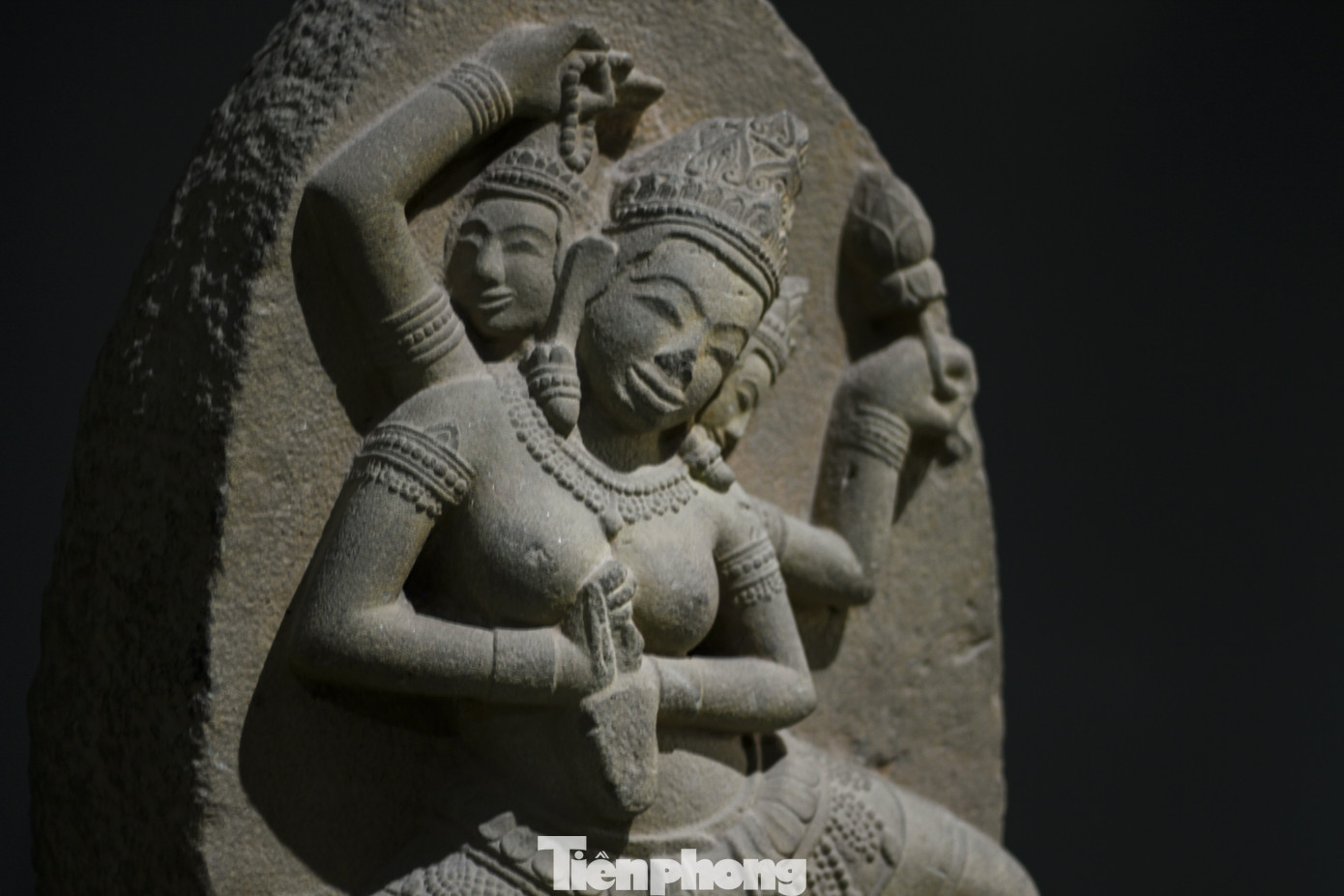 Chiêm ngưỡng vẻ đẹp phù điêu nữ thần Sarasvati vừa được công nhận Bảo vật Quốc gia ảnh 1