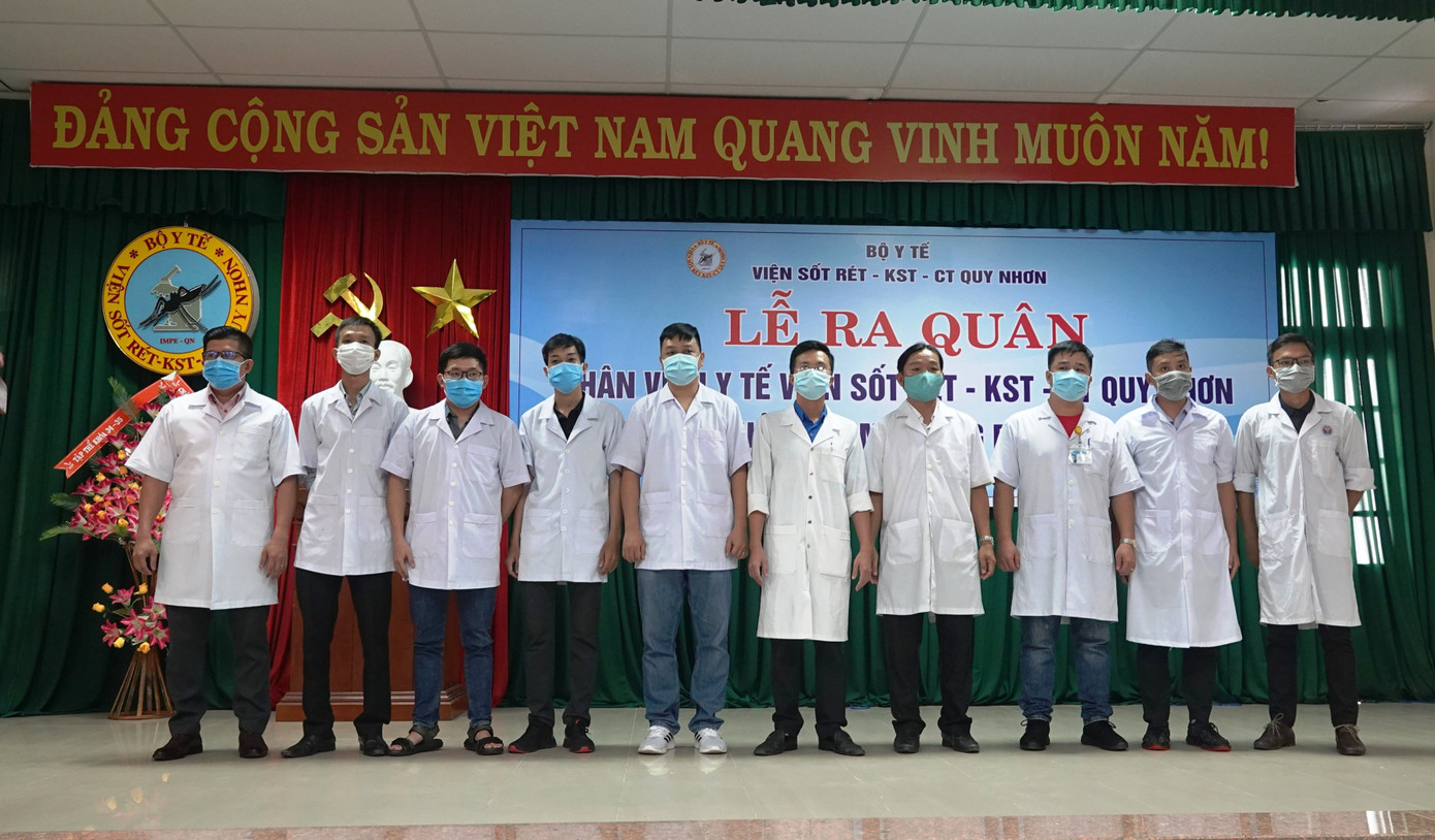 Bình Định tiếp tục chi viện 10 cán bộ Y tế ra Quảng Nam hỗ trợ chống dịch ảnh 1