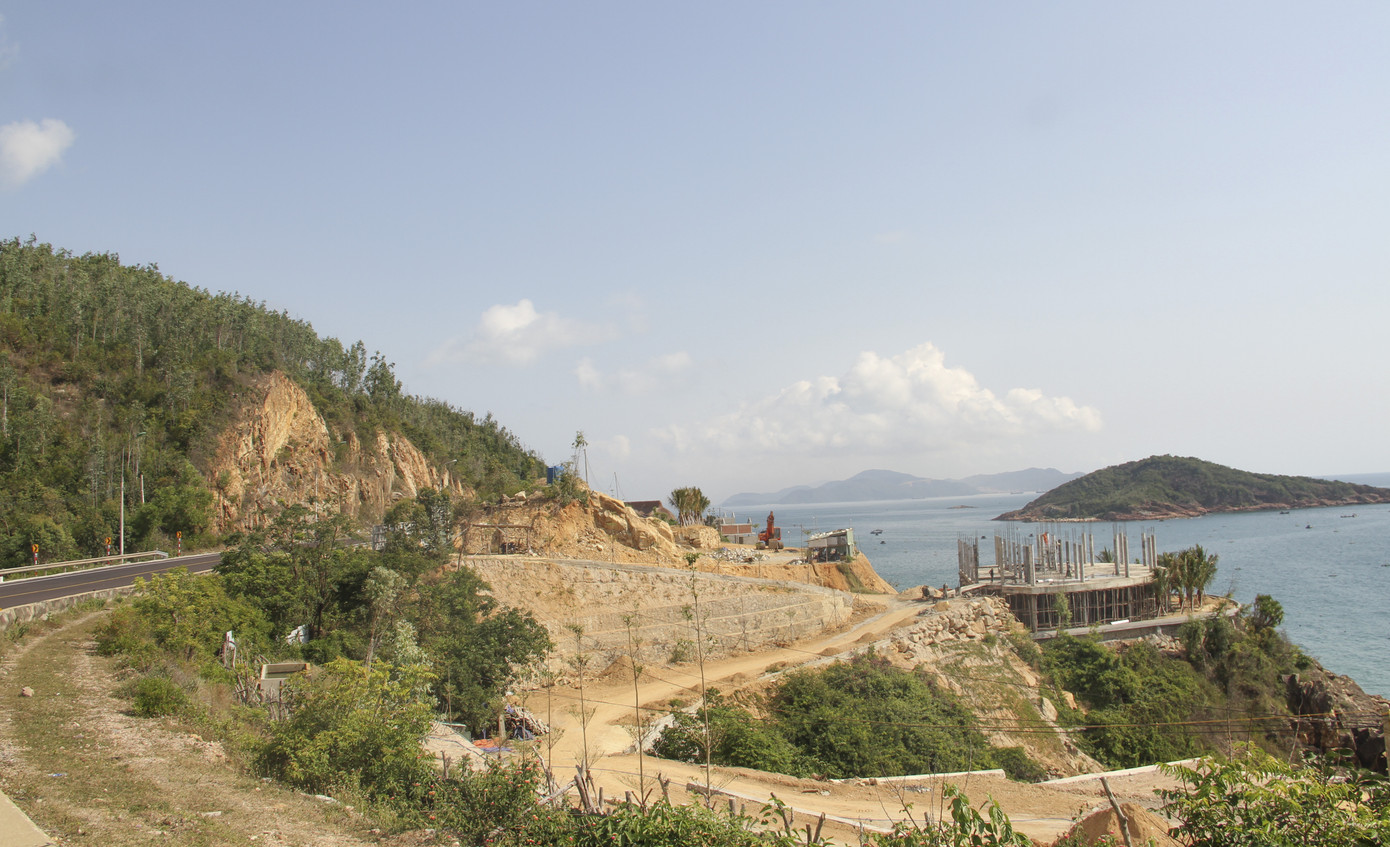 Dự án khu du lịch bị thu hồi, chủ đầu tư xây loạt công trình trái phép 'cố thủ' ảnh 7