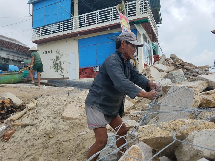 Bình Định chuẩn bị di dời dân, Đà Nẵng cấm tàu thuyền ra khơi trước bão số 6 ảnh 2