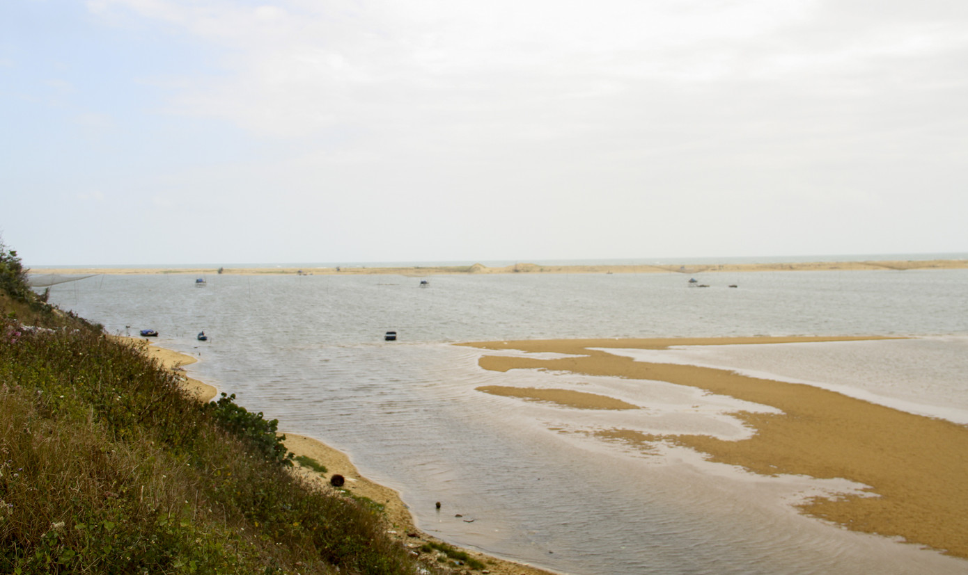 Cửa biển bị bịt kín, đời sống người dân ảnh hưởng nghiêm trọng ảnh 3