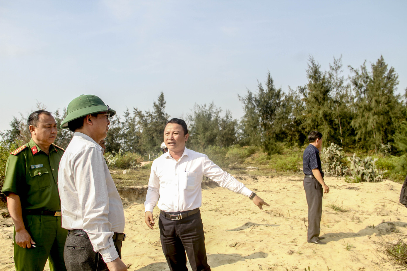 Bình Định báo cáo Bộ Tư pháp về nạn lấn chiếm đất đai tại Khu Kinh tế Nhơn Hội ảnh 1