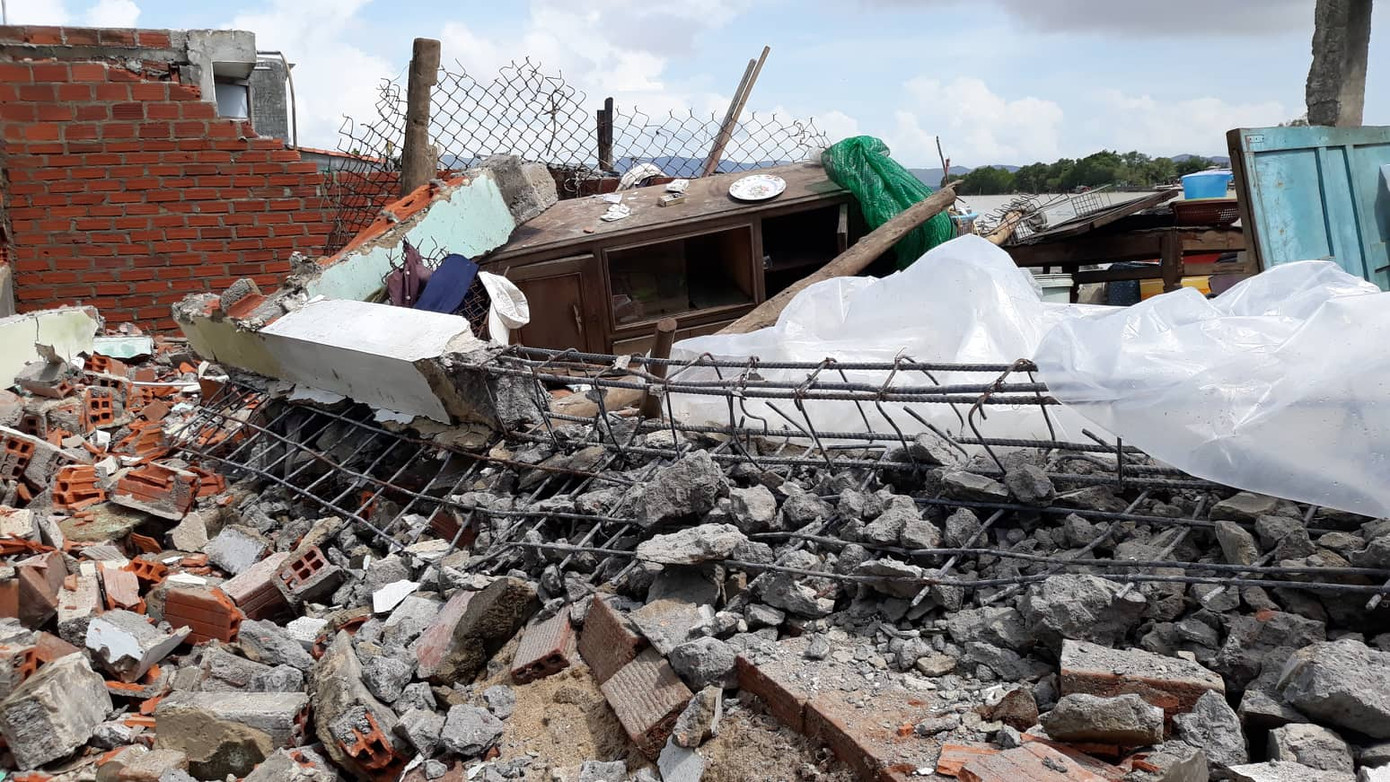 Vào nơi 'màn trời chiếu đất' sau bão số 5 ảnh 1