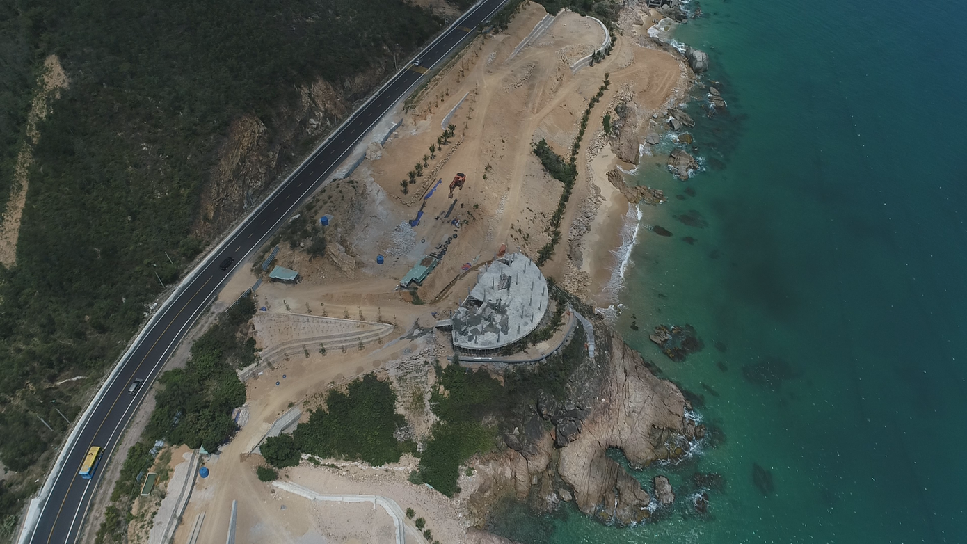 Cận cảnh 2 khu nghỉ dưỡng vừa bị thổi phạt dọc bờ biển Quy Nhơn ảnh 11