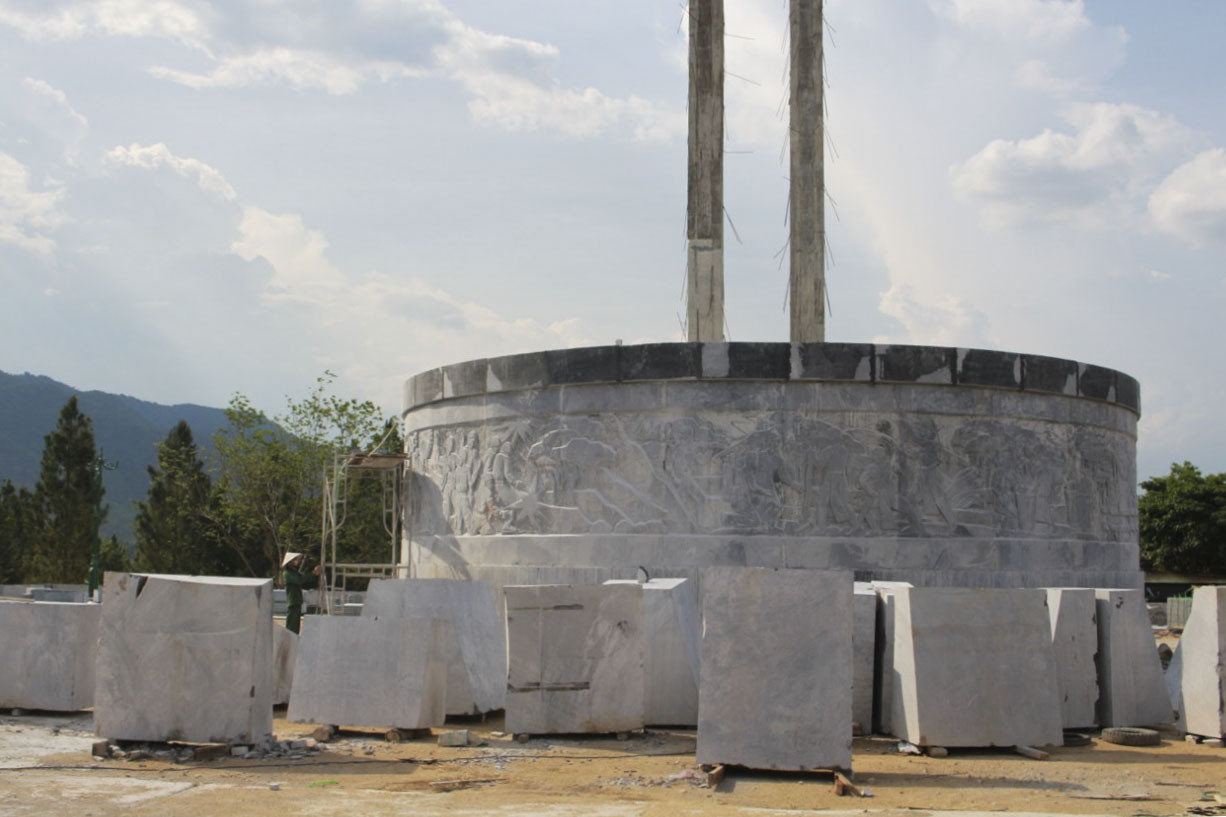 Huyện miền núi Bình Định gấp rút hoàn thành tượng đài 48 tỷ đồng ảnh 1