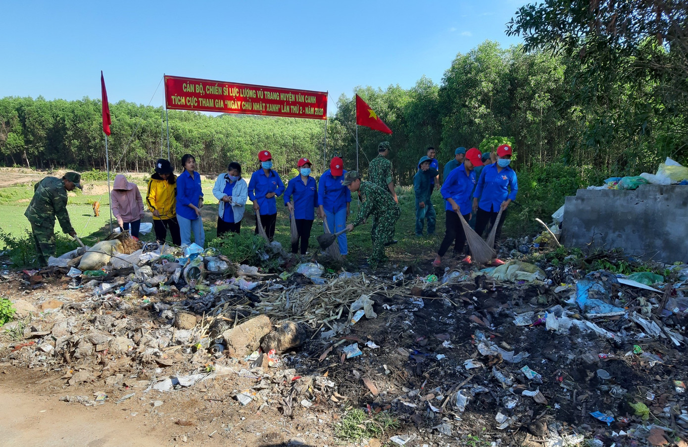 Tuổi trẻ Bình Định đồng loạt ra quân ‘Ngày Chủ nhật xanh’ lần thứ 2 năm 2020 ảnh 2
