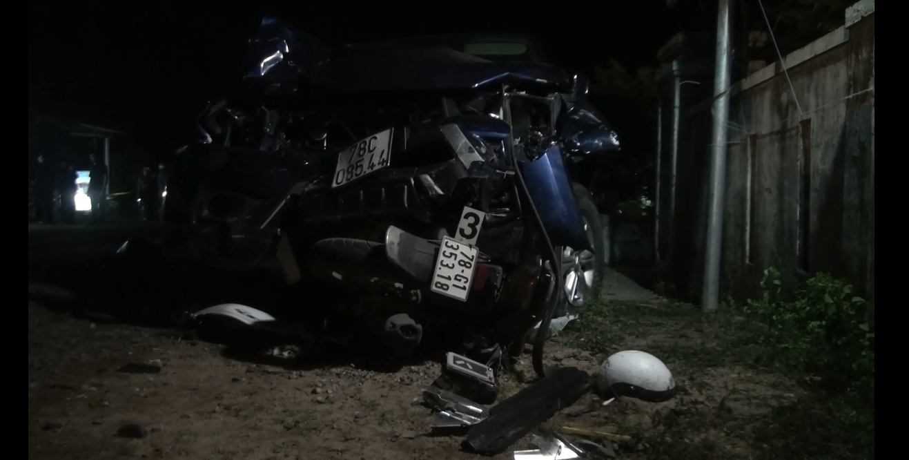 Xe bán tải tông liên hoàn 7 người thương vong: Tài xế không có giấy phép lái xe ảnh 1