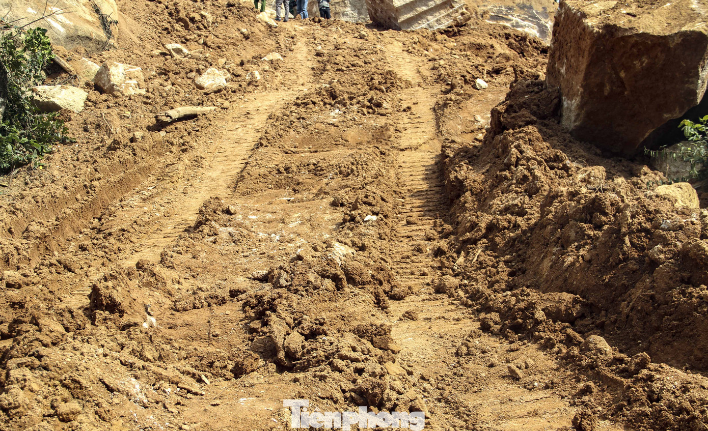 Cận cảnh núi Hòn Chà bị 'băm vằm' trái phép ảnh 5