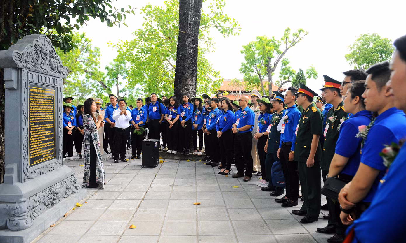 Tuyên dương 401 đại biểu thanh niên tiên tiến làm theo lời Bác ảnh 32
