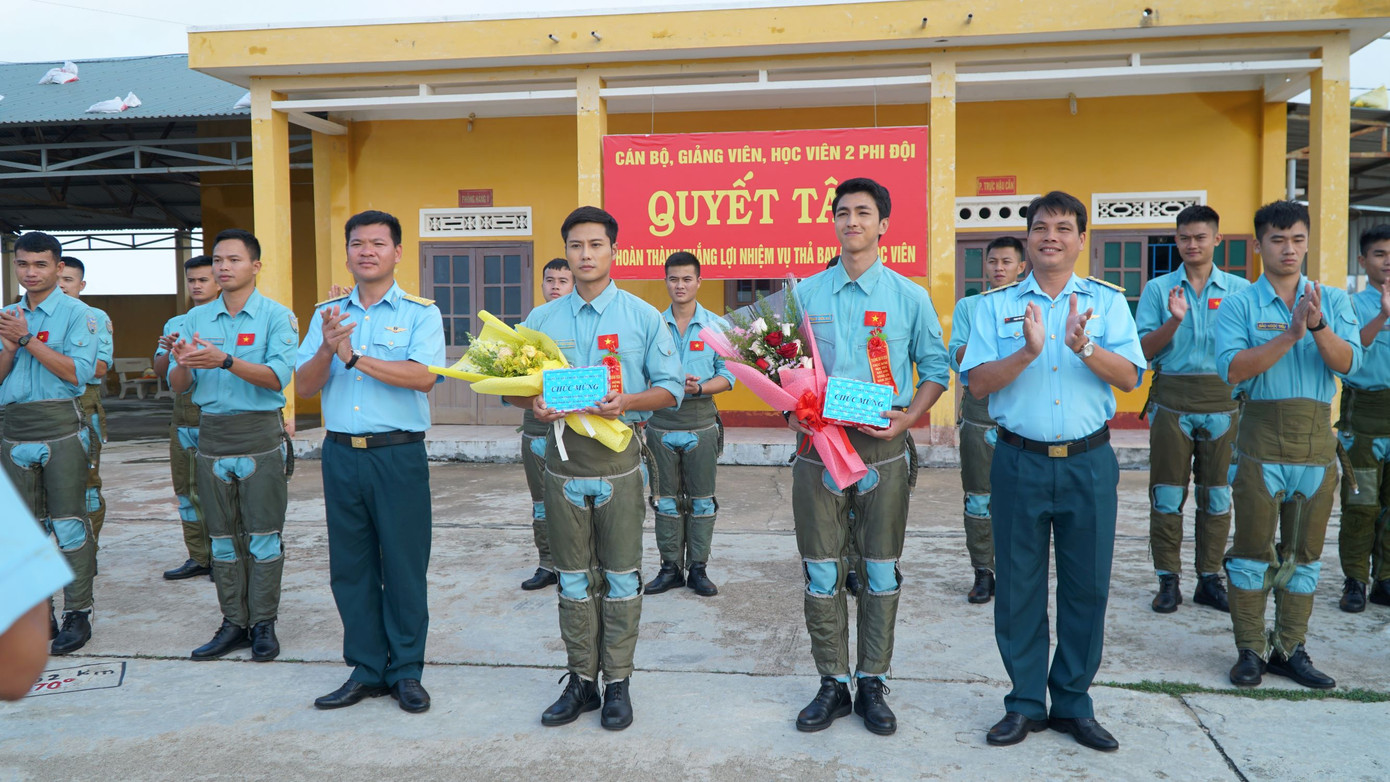 Hé lộ loạt ảnh Thanh Sơn, Bình An trong phim Tết của đạo diễn Khải Anh ảnh 1