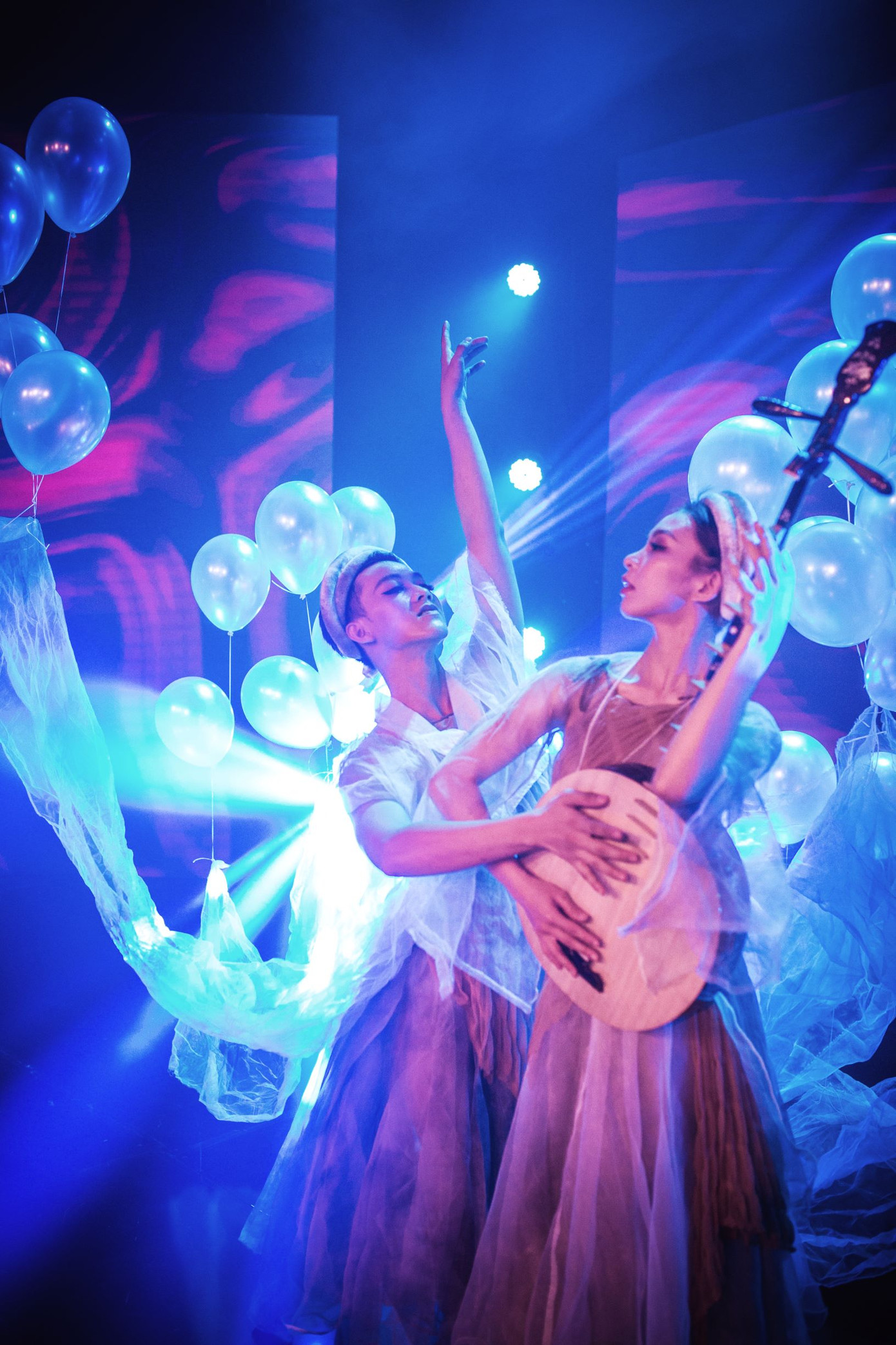 Đen Vâu, hoa hậu H’Hen Niê quay MV trong Đón Tết cùng VTV ảnh 3