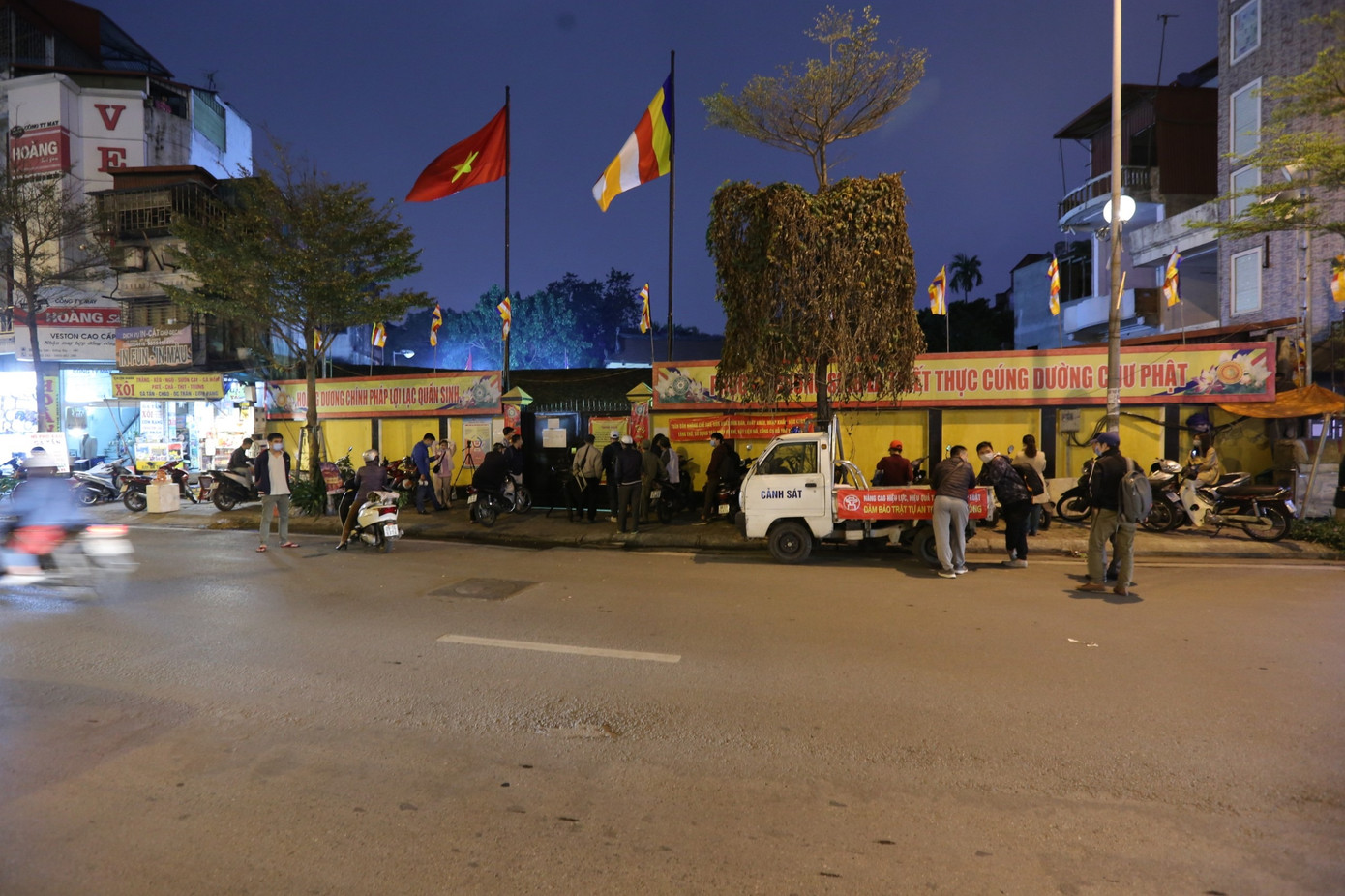 Chùa Phúc Khánh đóng cửa làm lễ cầu an trực tuyến ảnh 8