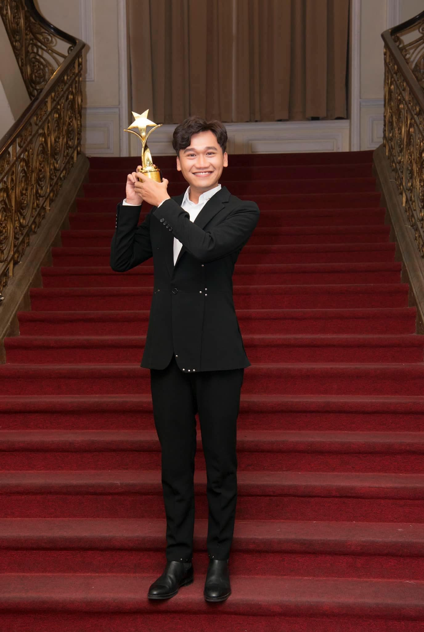 Xuân Nghị về quê ăn Tết sau 10 năm ảnh 1