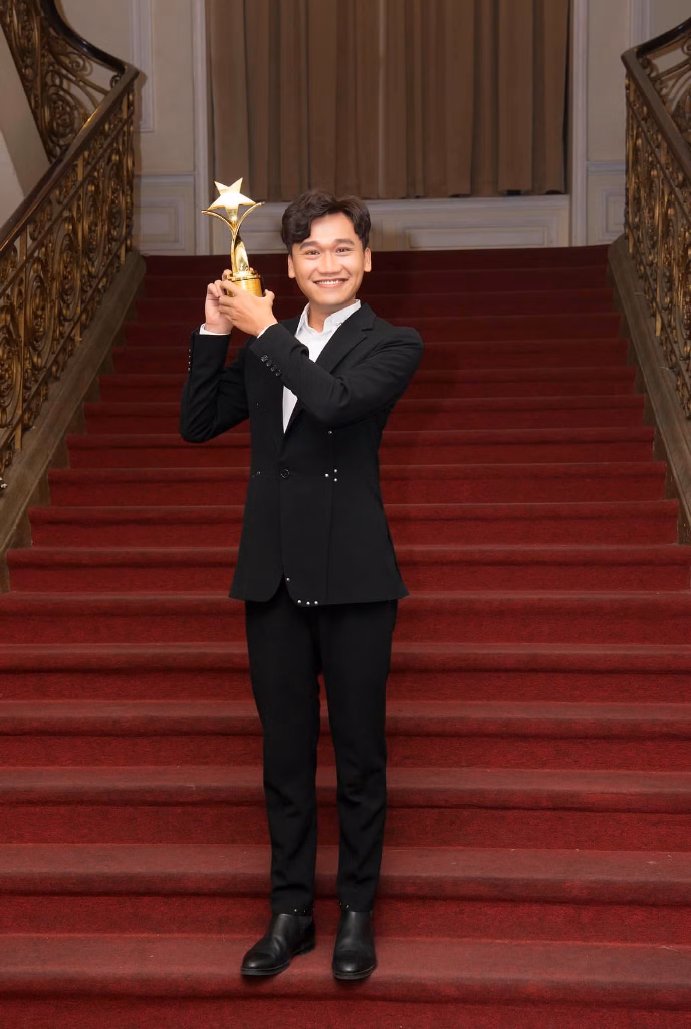 Xuân Nghị về quê ăn Tết sau 10 năm ảnh 1