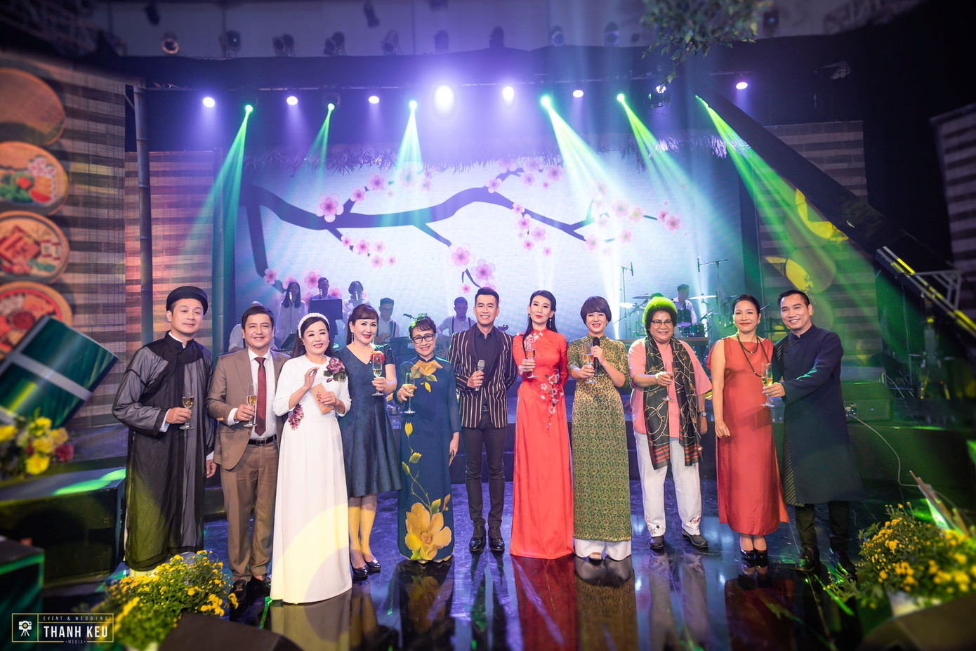 NSND Thu Hiền, Minh Hòa, NSƯT Kim Tiến hội ngộ trong ‘Quán thanh xuân’ Tết ảnh 1