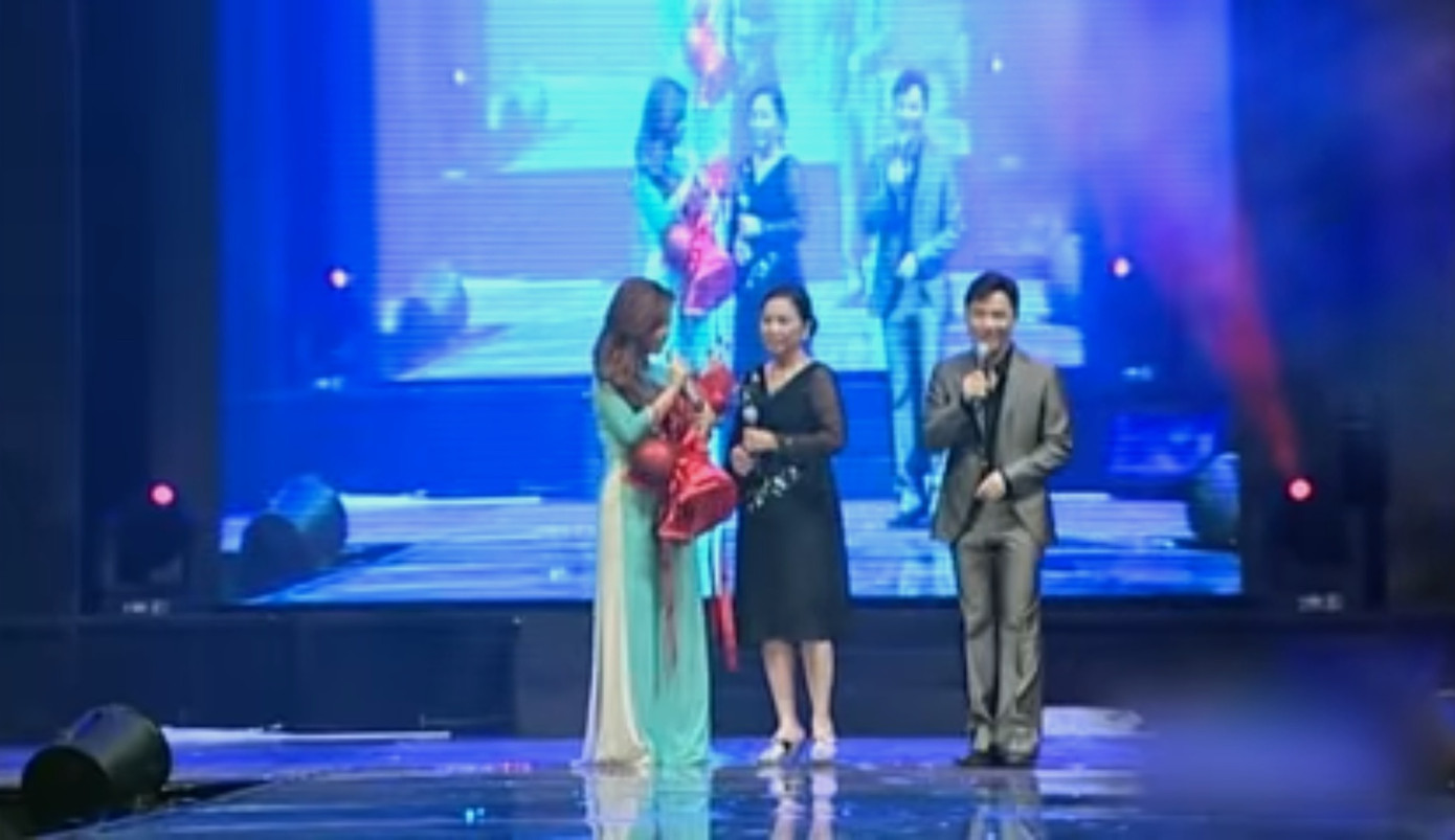 Minh Tuyết ngậm ngùi kể về hoàn cảnh nghèo khổ của gia đình trong quá khứ ảnh 1