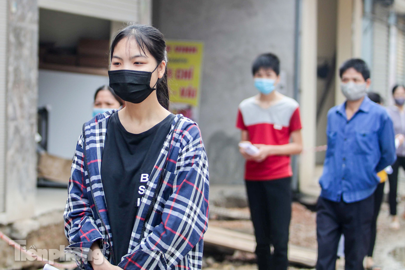 Xét nghiệm cho hơn 1.300 người liên quan đến bệnh nhân 266 ở Thường Tín ảnh 3