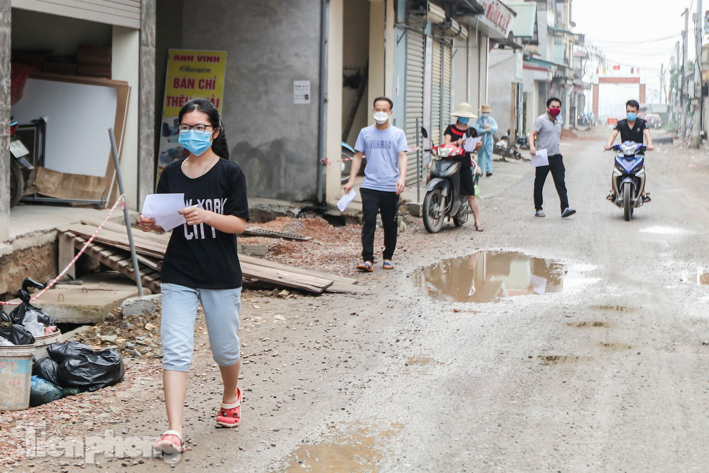 Xét nghiệm cho hơn 1.300 người liên quan đến bệnh nhân 266 ở Thường Tín ảnh 2