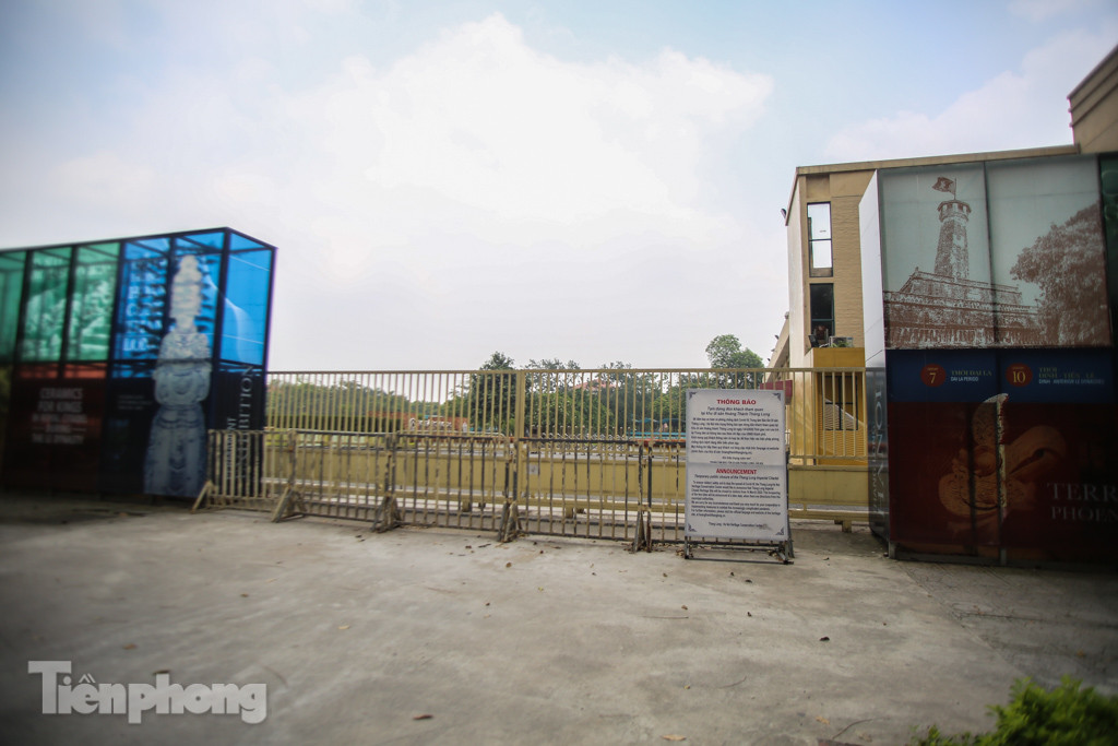 Di tích, công viên Hà Nội vẫn 'ngủ yên' trong dịp nghỉ lễ 30/4 ảnh 4